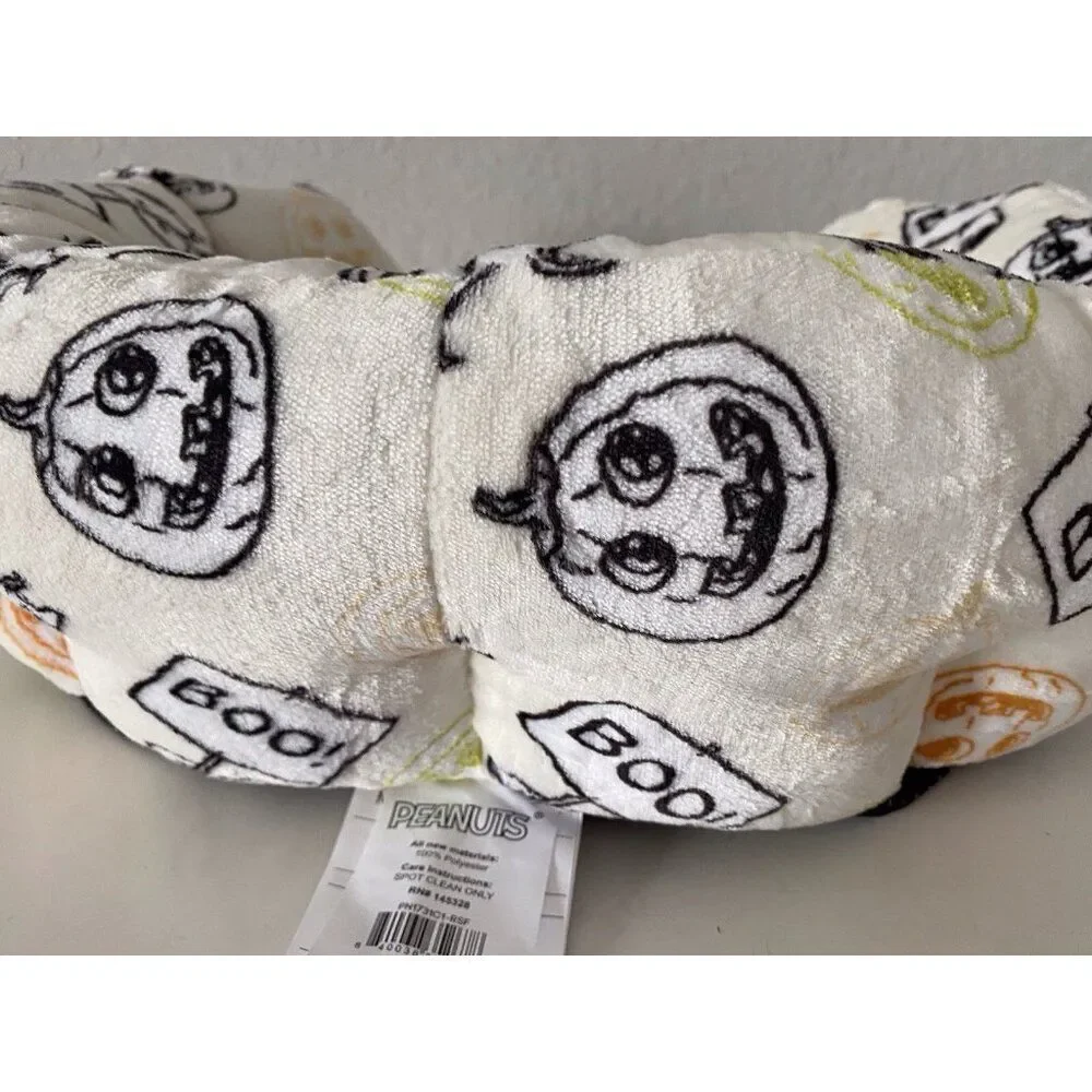 Peanuts Snoopy Small Dog Pet Cozy Cuddler Bed Halloween BOO Pumpkin 19 X 15 X 7”